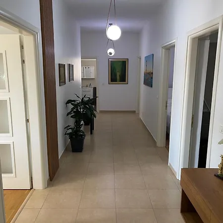 Tomorr View - Entire Floor With Veranda And Office Apartment *