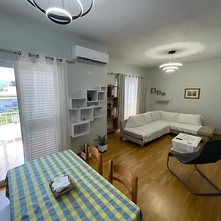 Appartamento Tomorr View - Entire Floor With Veranda And Office