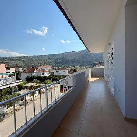 Tomorr View - Entire Floor With Veranda And Office Appartamento Berat